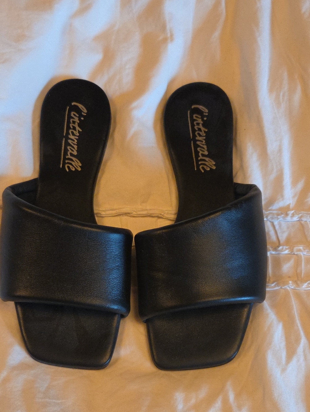 L'INTERVALLE Black Padded Leather Slide Mules